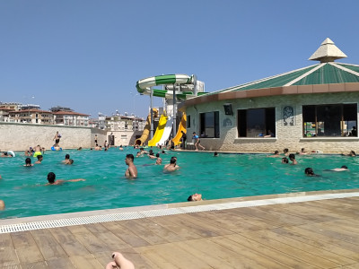 Zeus Yüzme Havuzu ve Aquapark