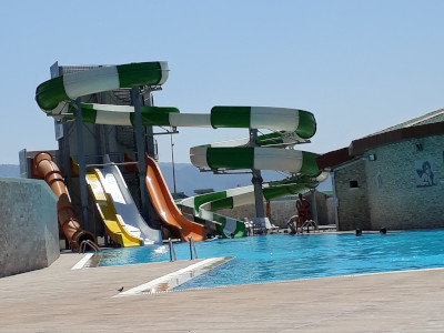 Zeus Yüzme Havuzu ve Aquapark