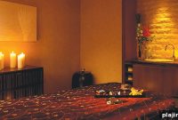 The Peninsula Chicago: Luxury Hotel & Spa Guide