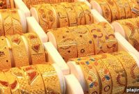 Dubai: Exploring Traditional Souks and Mega Malls