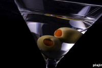United Airlines Upgrades Lounge Beverage Menu with Premium Picks