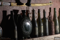 Vintage History: Exploring Timeless Fashion, Design & Collectibles