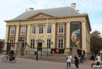 Girl with a Pearl Earring Returns Home: The Story Behind the Portrait