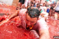 La Tomatina: Experience Buñol’s Famous Tomato Fight Festival