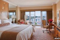 Four Seasons Los Angeles at Beverly Hills – Luxury Hotel & Amenities