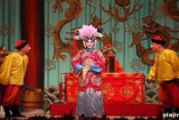 See China’s National Treasures at a Live Peking Opera Performance