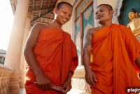 Sisowath Quay Phnom Penh: Riverside Guide to Cafes, Nightlife & Sights