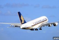 Singapore Airlines Hires Its First Female Pilots: A Milestone in Aviation