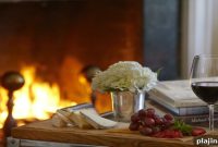 Manhattan Wine Bars with Fireplaces: Cozy Spots for Dates & Winter Nights