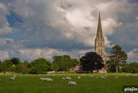Haunted Wiltshire: Ghost Stories, Historic Sites & Tours