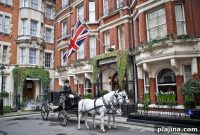 Dukes London Opens Exclusive Cognac & Cigar Garden Experience