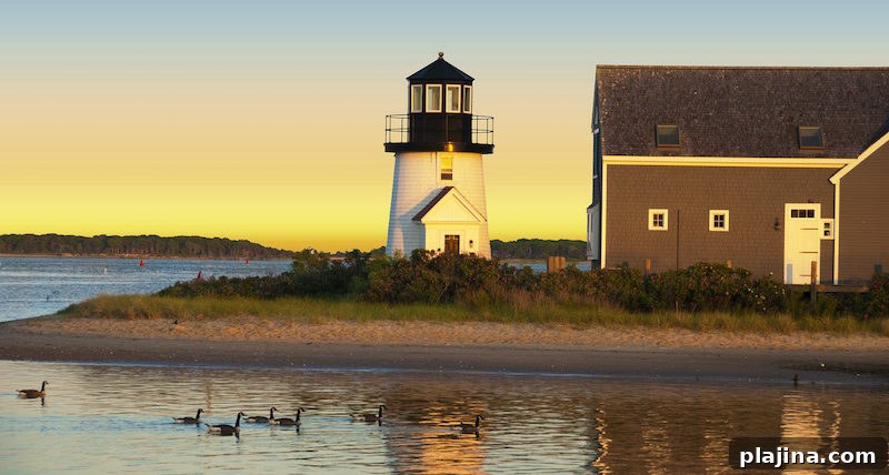 Hyannis Harbor Lighthouse