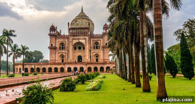 The Tomb of Safdarjung