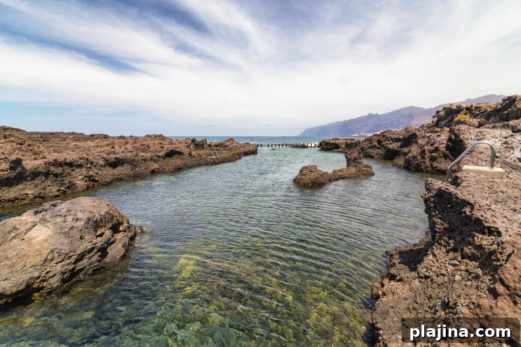 Piscinas Naturales Playa La Jaquita