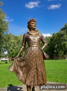 statue