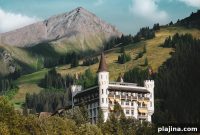4 Scenic High-Altitude Hotels for Summer Mountain Getaways