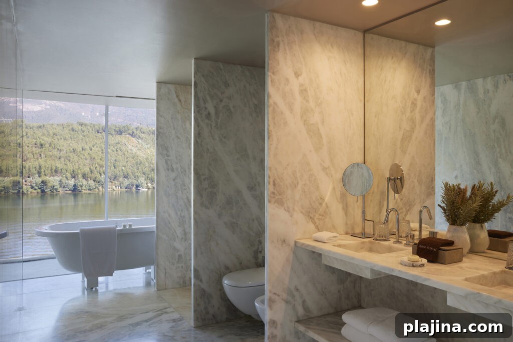 Octant Douro panoramic suite bathtub
