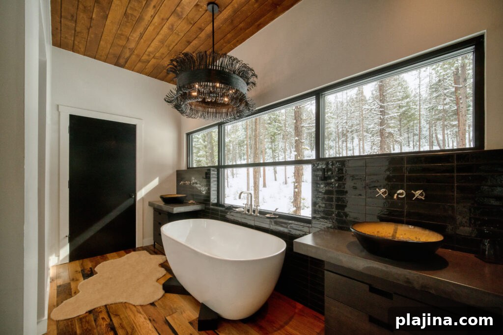 Paws Up Montana treehouse soaking tub