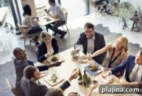 How to Find Top Restaurants in Any Destination Using Local Resources