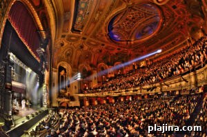Shea’s Performing Arts Center © Visit Buffalo