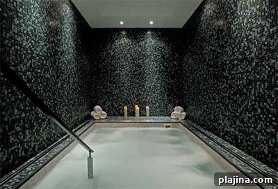 Elysian spa Jacuzzi © WALDORF ASTORIA