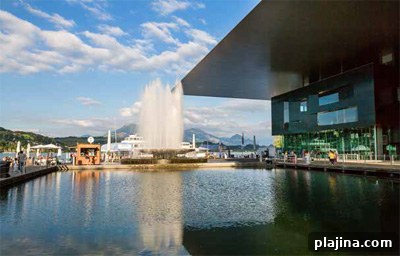 View of the KKL and the Wagenbach fountain in Lucerne