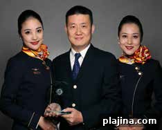 Ouyang Chen, deputy service general manager, Hainan Airlines; Hainan Airlines flight attendants