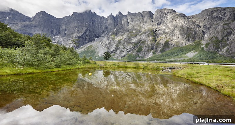 Troll Wall Romsdal