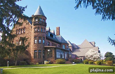 Belhurst Castle exterior © BELHURST CASTLE