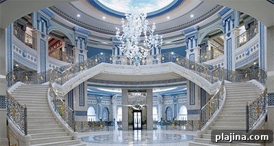 © THE RITZ-CARLTON