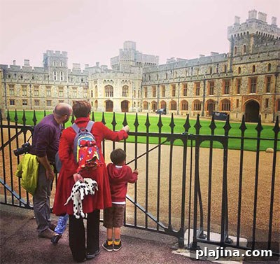 Family in front of Windsor Castle