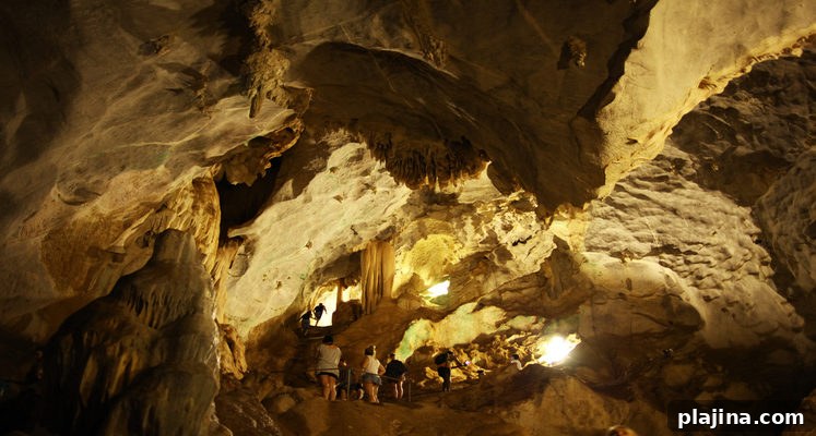 Natural Bridge Caverns