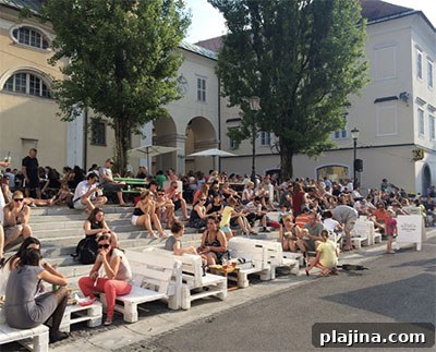 Outdoor dining at the open-air food market