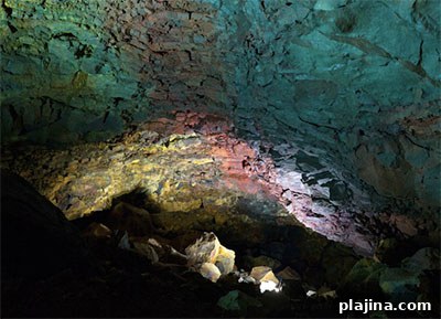 Thrihnukagigur magma chamber