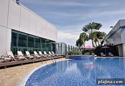 Changi Airport rooftop pool