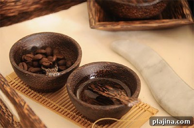 Coffee scrub © THE SPA AT THE SANTA MARIA
