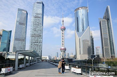 Lujiazui financial district and Pearl Tower PHOTO: © TEMPESTZ | DREAMSTIME.COM