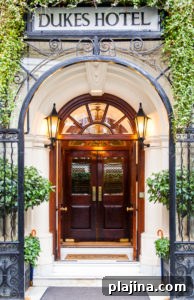 Dukes Hotel London © Giuseppemasci | Dreamstime.com