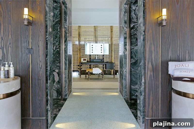 Luxury Beach Villa with pool bathroom © Joali Maldives