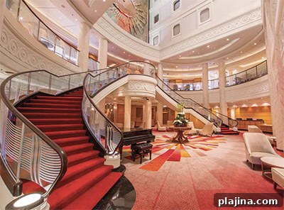 Grand Lobby © CUNARD