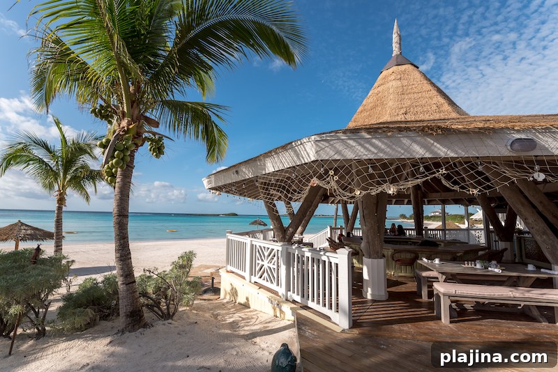 The Abaco Club Flippers Beach Bar Daytime © The Abaco Club on Winding Bay