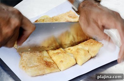 Dessert roti with bananas 