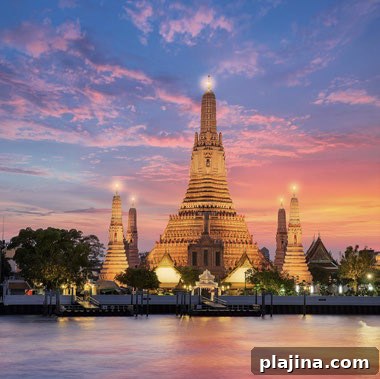 Wat Arun at twilight