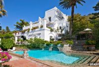 Winter Recovery Retreat at Villa Le Scale, Capri: Italian Escape