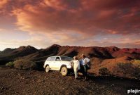 Australian Walkabouts by Day, Luxurious Outback Nights