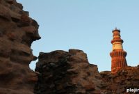 Discover Delhi’s Qutub Minar: A Journey Through Ancient History
