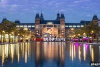 Amsterdam Nightlife Guide: Top Bars, Clubs & Evening Tours