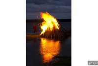 Midsummer Eve in Norway: Traditions, Celebrations & Travel Tips