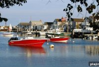 Nantucket Shop Preserves Traditional Weaving Craftsmanship