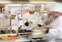 How Stomachs Drive Food Choices for U.S. Travelers